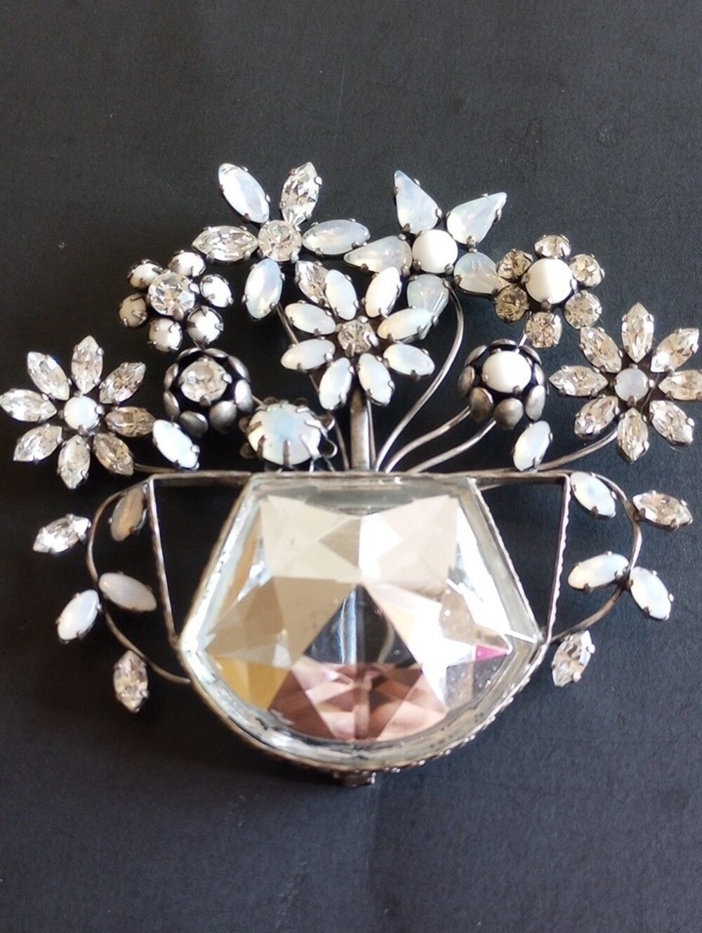 DELUXE VINTAGE BRIDAL BROOCH CRYSTAL BASKET W/RHINESTONES FLOWERS 3.5" X 3.5"